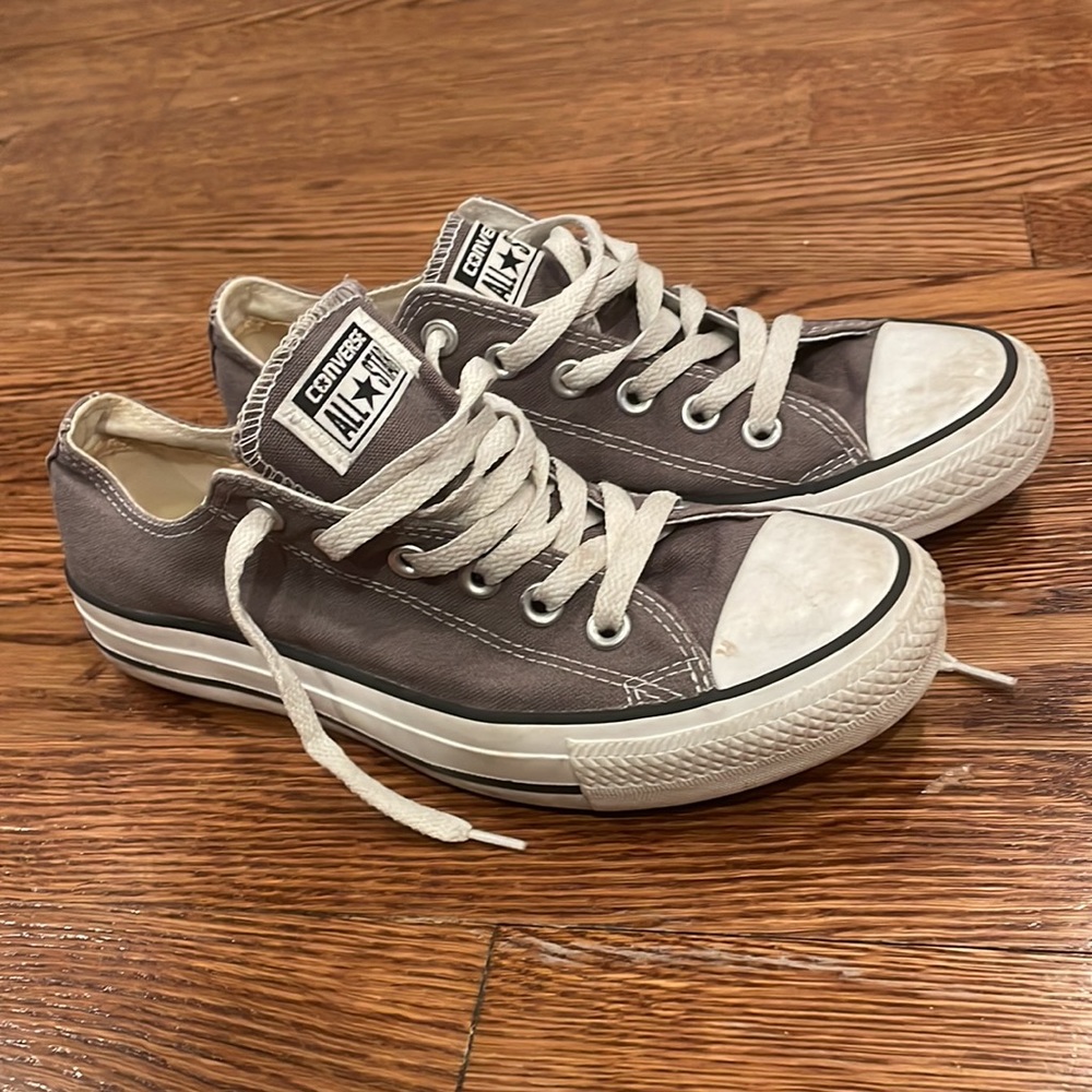 Gray converse - Picture 2 of 2
